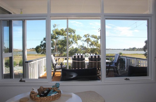 Alexandrina Cottage | Enjoy waterfront views and spectacular sunsets from this charming cottage.