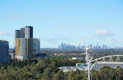 Lidcombe Apartment | Enormous Modern Retreat Gym Pool BBQ Parking Rooftop