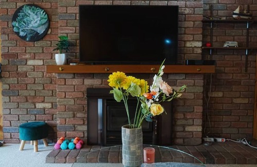 Clifton Springs House | Entire 3BR House/Bay Shore Retreat