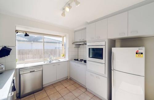 Mount Waverley House | Entire Cozy 2-Bedroom House in Mount Waverley