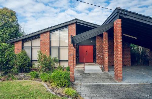 Surrey Hills House | Entire Cozy 4 Bedroom House Surrey Hills