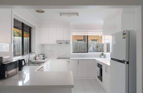 Mount Waverley House | Entire Cozy 4BR with 2 Ensuites House Villa Mt Wayverley
