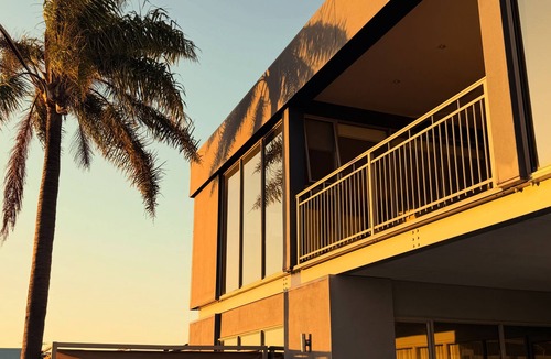 Dianella House | Entire family home with big pool