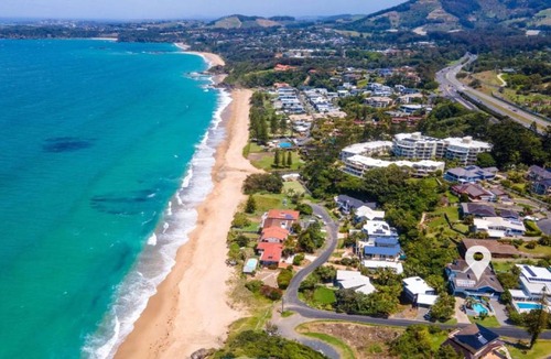 North Coast House | Epic View - Pets Stay Free, Beach, 3Bed 3Bath, Luxe