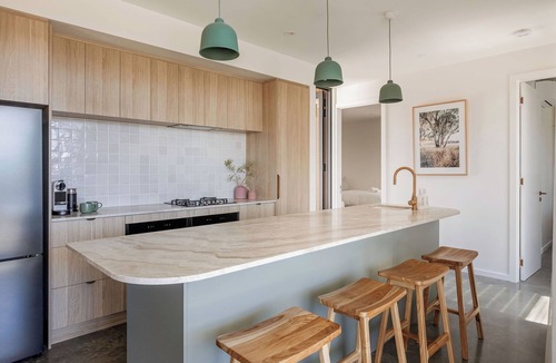 Eagle Bay Villa | ESCAPE TO PICTURESQUE EAGLE BAY IN THIS BEAUTIFULLY APPOINTED 2 BED STUDIO