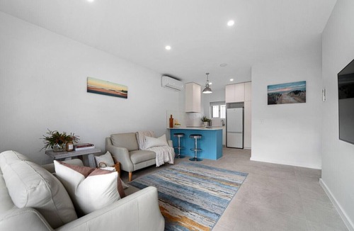 West Beach Apartment | Esplanade Apartments | Ocean View Beachfront | West Beach
