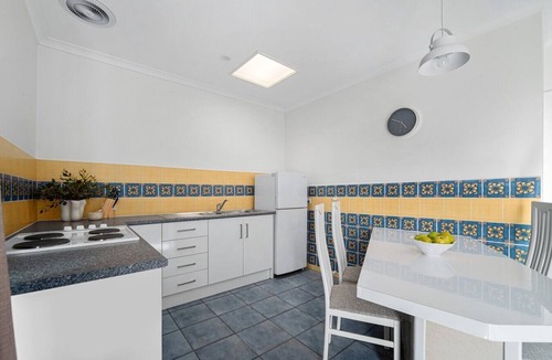 West Beach Apartment | Esplanade Apartments | Ocean View Beachfront | West Beach