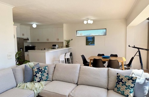 Torquay Apartment | Esplanade Elegance: 2 BR, 1 BA Apartment in Torquay, Sleeps 5
