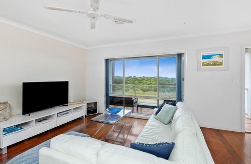 Torquay House | Esplanade Townhouse 4-209 Only 50m to Beach