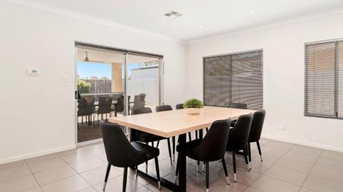 Erskine House | Estuary Break in Erskine