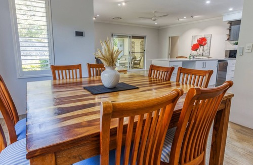 Geographe House | Estuary Views – Modern Holiday Home in Wonnerup