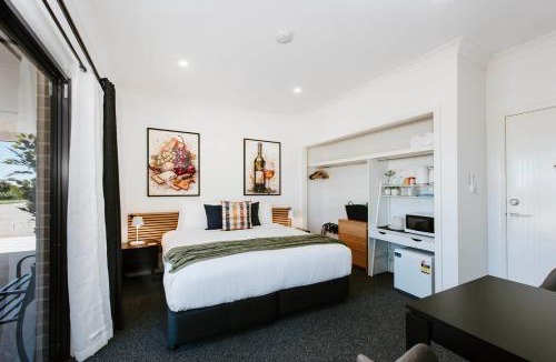 Central Mudgee House | Eucalyptus Suite - A Mudgee Nature Oasis