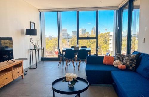 Lidcombe Apartment | Event Stay Olympic Park with free parking