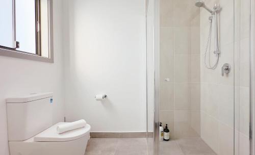Clyde House | Evergreen 3B Home by Goodlive