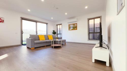 Clyde House | Evergreen 3B Home by Goodlive