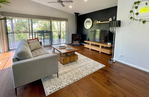 Cessnock House | Evergreen - Good Views All-round