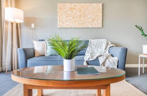 Darwin City Centre Apartment | Exclusive Resort-style Living with Balcony & Pool