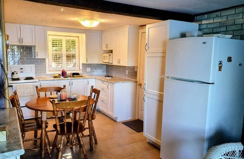 Frontenac Cottage | Executive 3 bedroom Cottage on private 30 Island Lake perfect for World Cup Fans