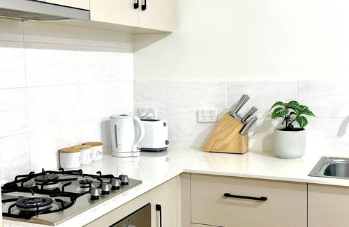 Lightsview Apartment | Executive 3BR Townhouse in a Quiet Neighbourhood