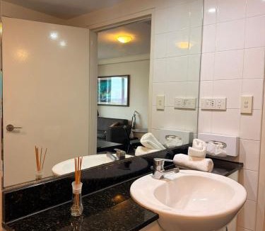 Parramatta Apartment | Executive Suite in Parramatta CBD - Free Parking