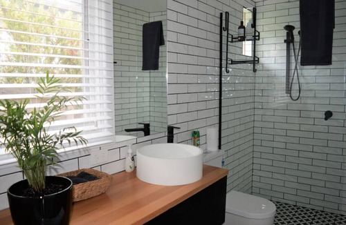 Jan Juc Apartment | F-ALE001 Alexandra Jan Juc · Self-contained Jan Juc gem close to beach