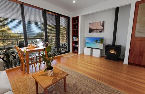 Paynesville House | F&E Lakes Escape - East