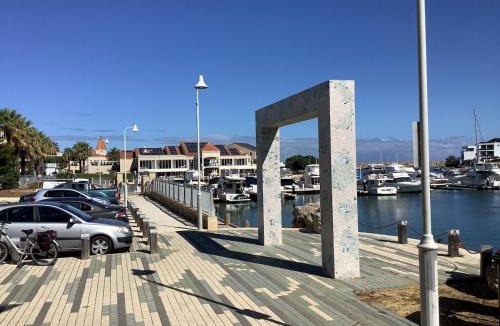 Mindarie Apartment | Fabulous 2 Bedroom Apartment Great ocean Views