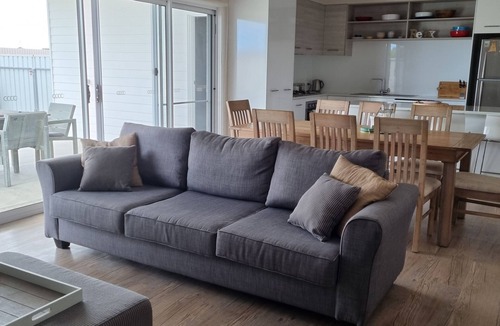 Waterhouse House | Fabulous home near Long Beach
