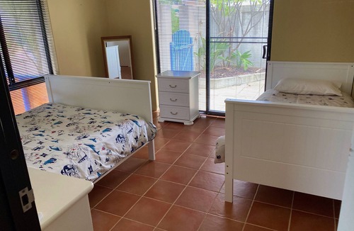 West Beach House | FABULOUS WEST BEACH ESPERANCE HOME WITH VIEWS. PET FRIENDLY.