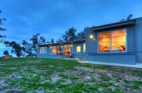 Brooks Bay Cottage | Fairwinds - Essentially Tas
