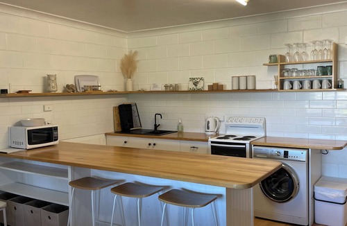 Brooms Head Apartment | Family Beach Stay with Ocean Glimpses 2 mins walk to beach