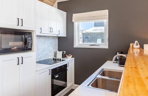 Perisher Valley Apartment | Family Chalet 32 - Beautifully furnished 2 bedroom apartment