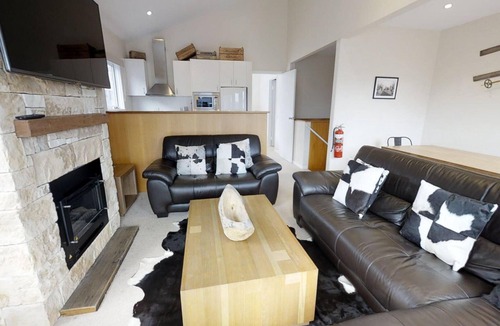 Perisher Valley Apartment | Family Chalet 33 - Deluxe 2 bedroom Family Chalet