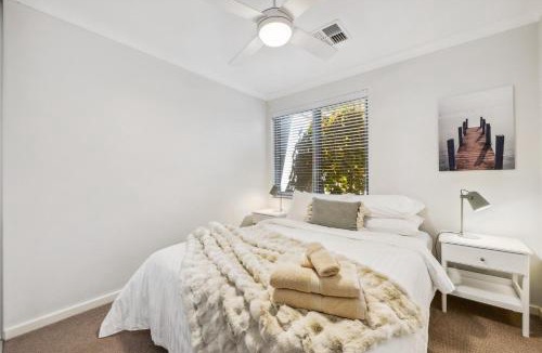 North Fremantle House | Family Comfort - Walk to Beaches, Train and Coffee
