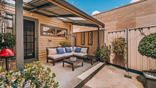 Bendigo House | Family Cottage