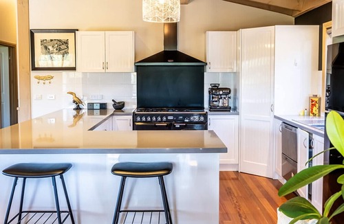 Johanna House | Family Escape to the hills