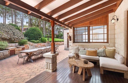 Picketts Valley House | Family Estate · Pool · Sleeps 12 · 5 to Beach