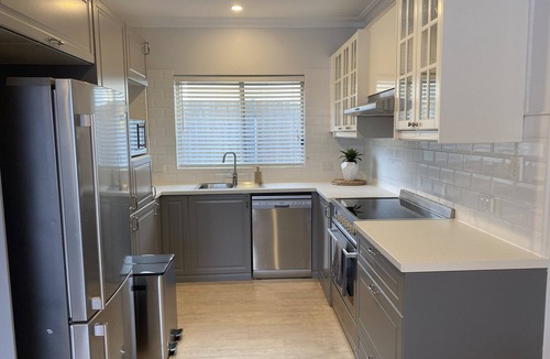 Collaroy Plateau House | Family Friendly Collaroy 4Br Lower Level Self Contained Home Close to Beach