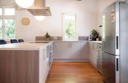 West Launceston House | Family Friendly Comfort - Walk To The City