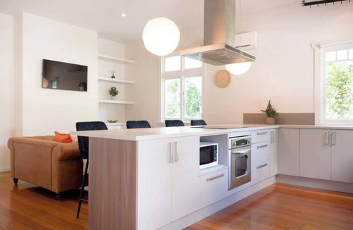 West Launceston House | Family Friendly Comfort - Walk To The City