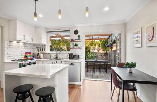 Moonee Ponds House | Family Friendly 3-Bed with Courtyard & Parking