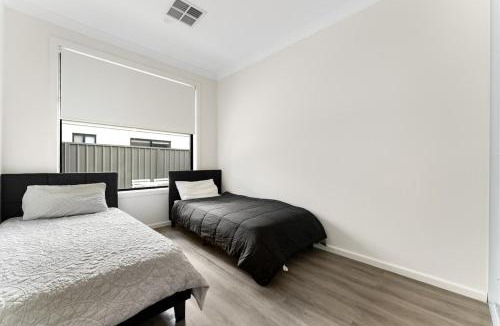 Davoren Park House | Family-Friendly 4BR Haven - Big Space Comfort