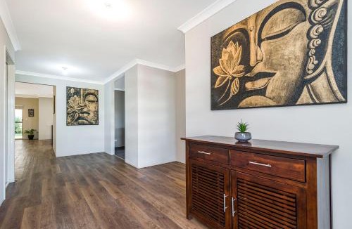 Jane Brook House | Family Friendly 4BR Home