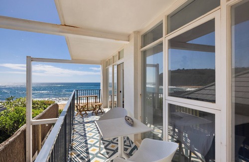 Mona Vale Apartment | Family friendly - beachfront apartment - steps to the sand- private parking