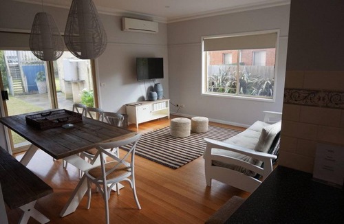 Torquay House | Family Friendly Coastal Cottage