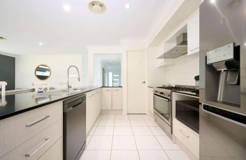North Boambee Valley House | Family-friendly Home - Fully Fenced - Near CBD