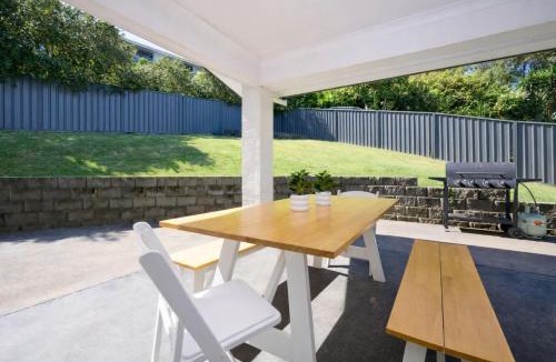 North Boambee Valley House | Family-friendly Home - Fully Fenced - Near CBD