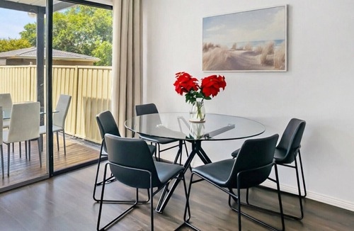Wyong House | Family- friendly Spacious 4BDR Home Free parking