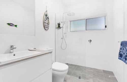 Fingal Bay House | Family Fun Beach Retreat - The Fox Den, Fingal Bay