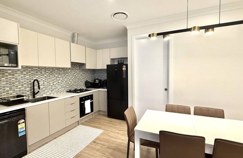Menangle Park House | Family Home Sleeps 10 Menangle Park